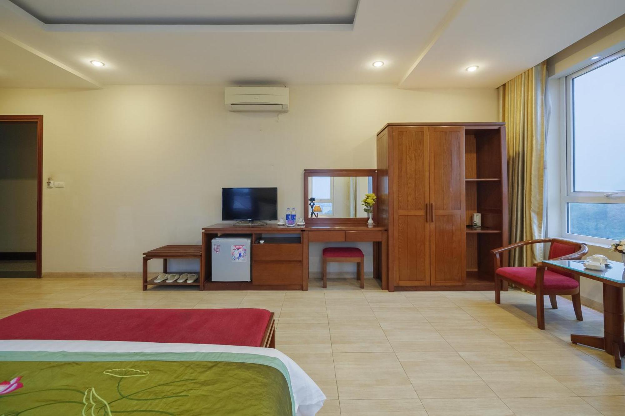 Ngan Ha Hotel Long Bien Ханой Экстерьер фото