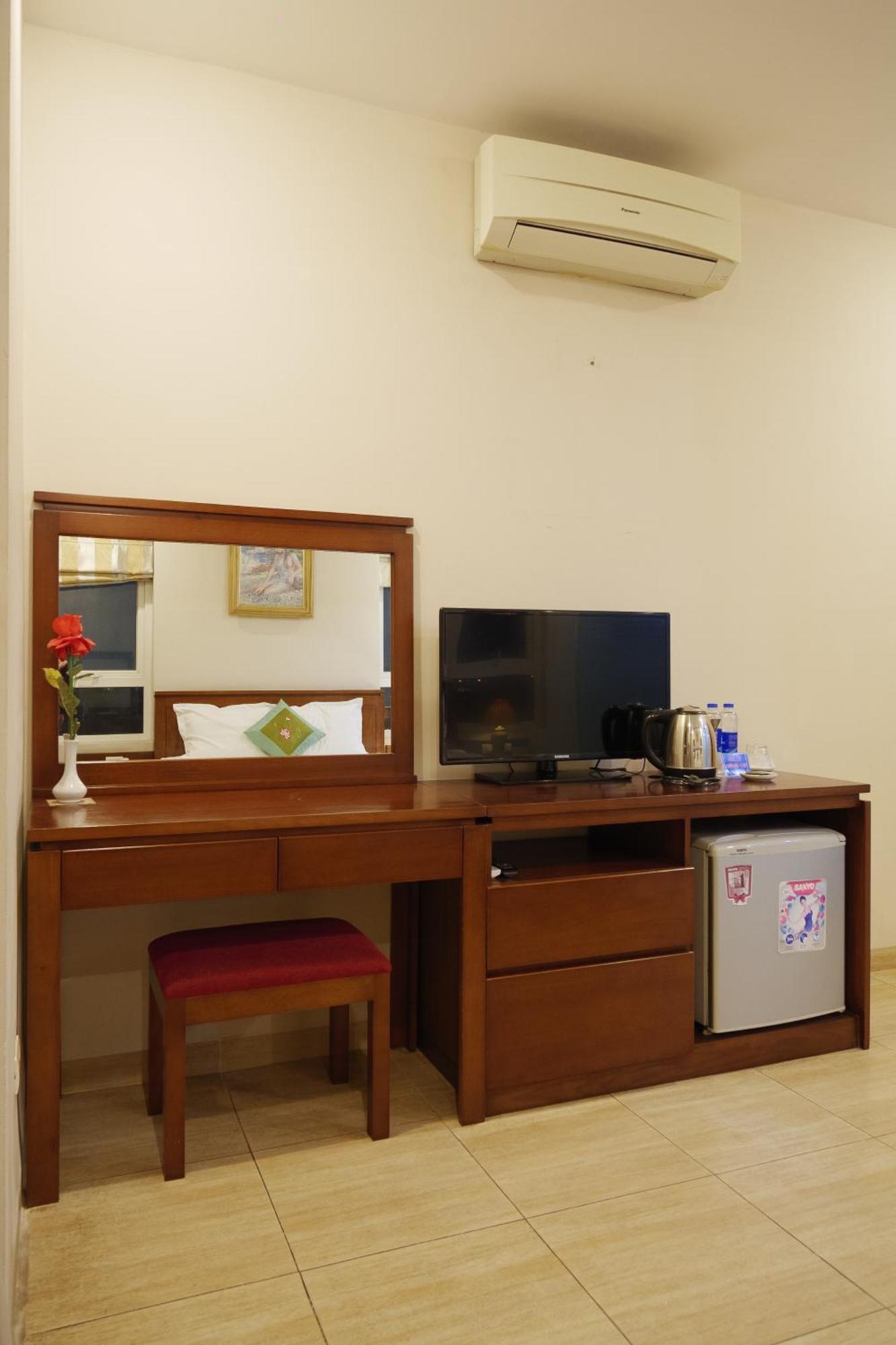 Ngan Ha Hotel Long Bien Ханой Экстерьер фото