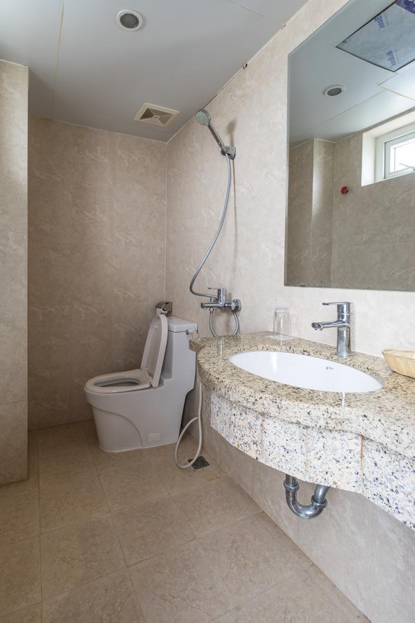 Ngan Ha Hotel Long Bien Ханой Экстерьер фото